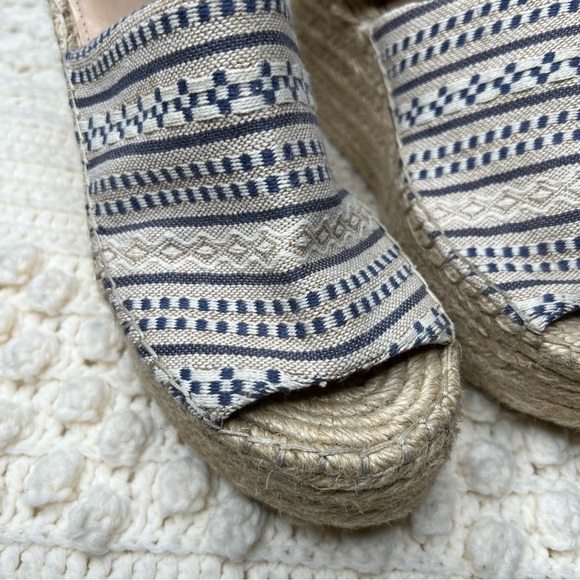 MARC FISHER Women’s Adalyn 2 Boho Printed Wedge Platform Sandal Cream Blue 11 - Picture 4 of 15